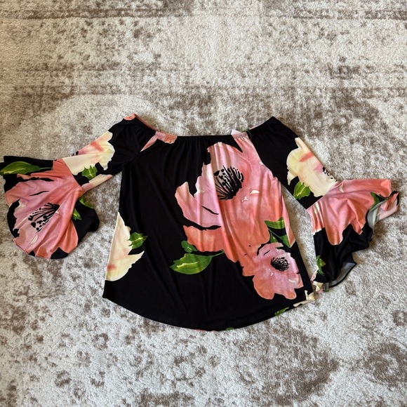 Frank Lyman Design Black/Pink Floral Flowy Blouse wear art bell sleeve size 8 - Picture 2 of 7